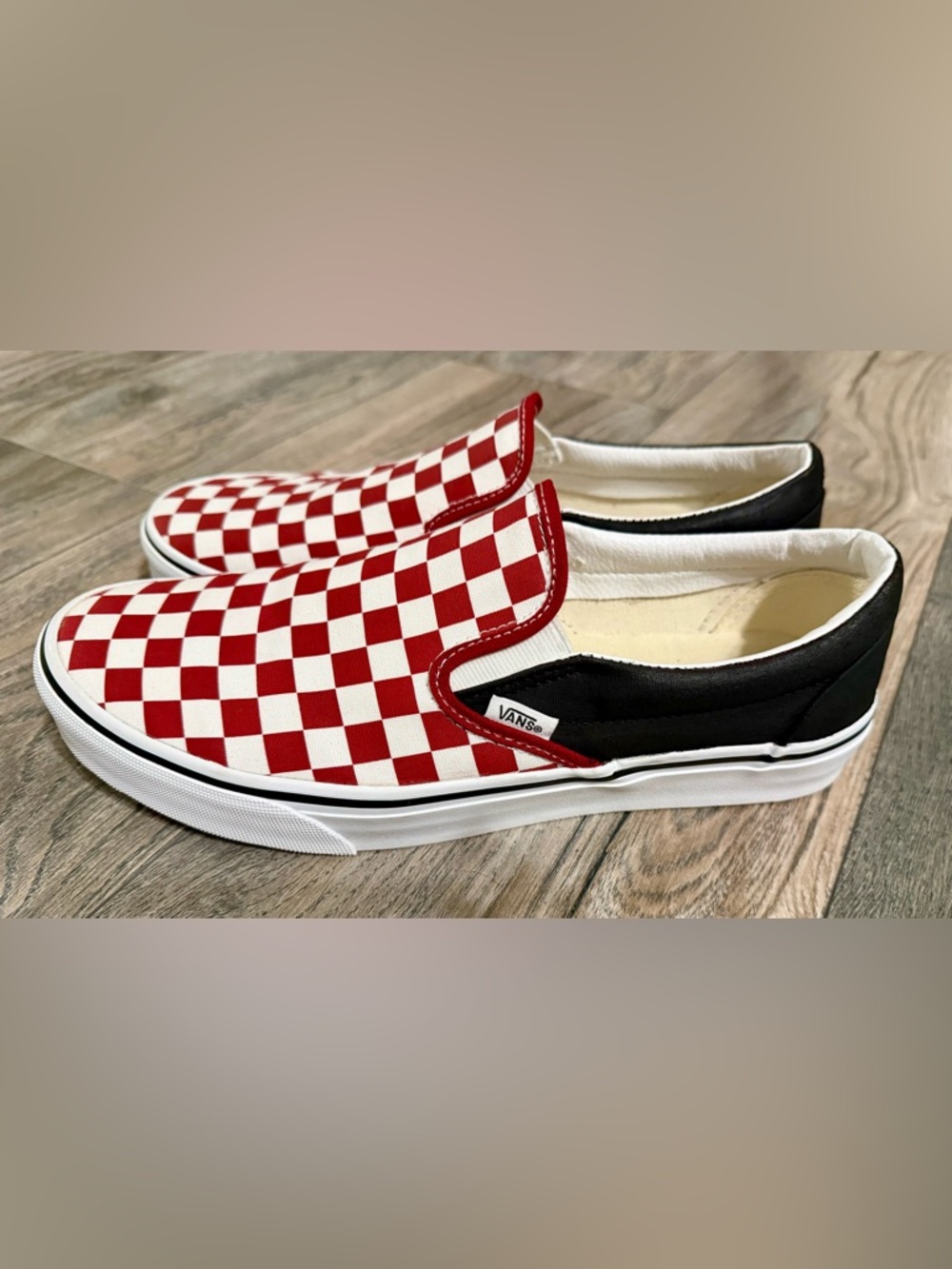Vans custom Slip-On Checkerboard in crimson red and black
